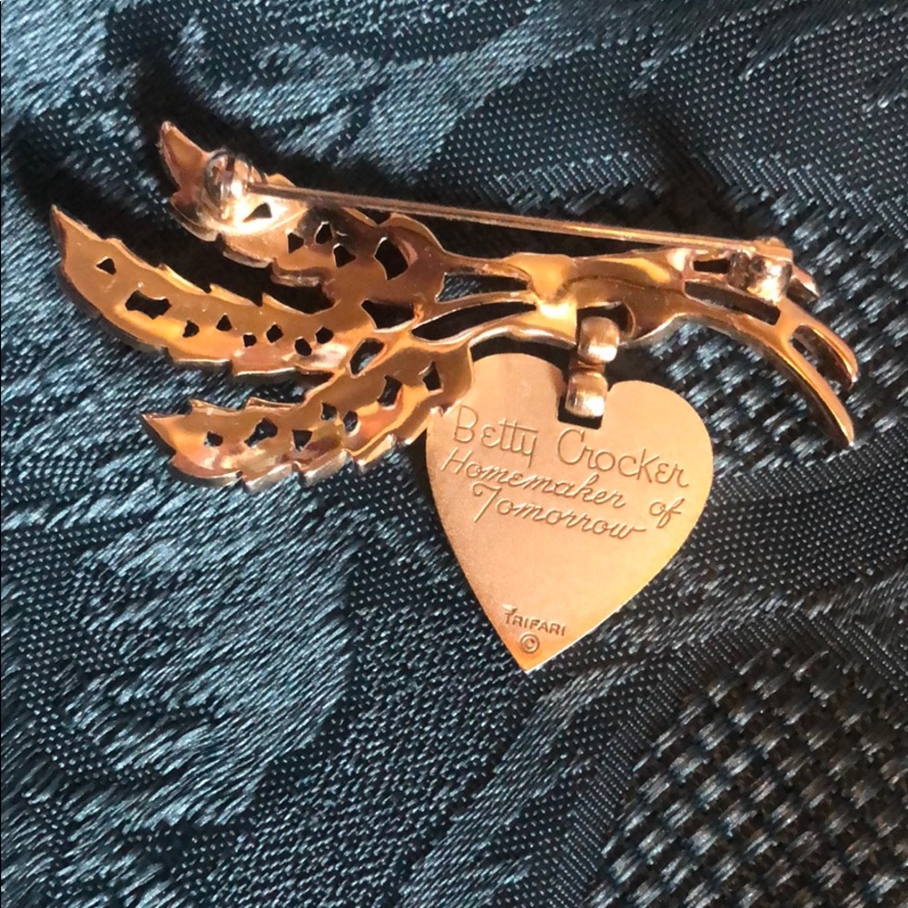 Betty Crocker  1950 Pin